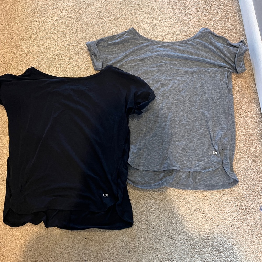 2 gap Athletic tops never worn
